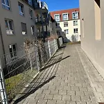 Bella Casa-business&family,100m Zum Konzerteingang Schloß, Parkplatz, Smarttv, Netflix, Waschmaschine, 24h Checkin, 30qm, Ap 15 Apartment Ludwigsburg