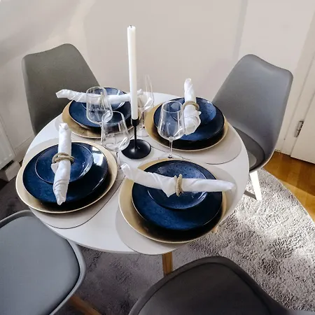 Bella Casa-business&family,100m Zum Konzerteingang Schloß, Parkplatz, Smarttv, Netflix, Waschmaschine, 24h Checkin, 30qm, Ap 15 Apartment *