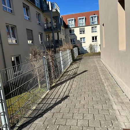 Bella - Business&family Ap 15,100m Zum Konzerteingang Schloss, Parkplatz, Smarttv, Netflix, Waschmaschine, 24h Checkin, 30qm Apartament Ludwigsburg