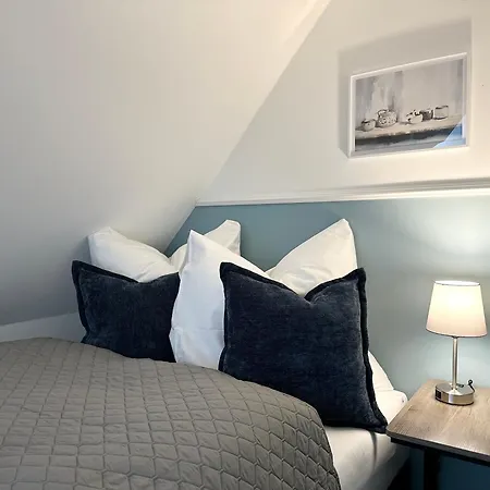 Appartamento Bella - Business&family Ap 15,100m Zum Konzerteingang Schloss, Parkplatz, Smarttv, Netflix, Waschmaschine, 24h Checkin, 30qm Ludwigsburg