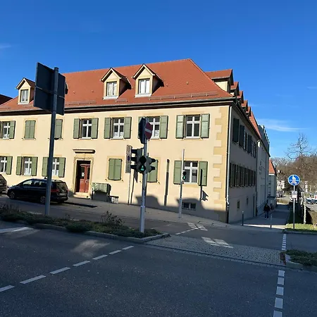 Apartment Bella Casa-business&family,100m Zum Konzerteingang Schloß, Parkplatz, Smarttv, Netflix, Waschmaschine, 24h Checkin, 30qm, Ap 15 Ludwigsburg