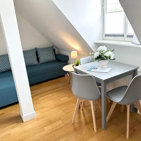 Bella Casa-business&family,100m Zum Konzerteingang Schloß, Parkplatz, Smarttv, Netflix, Waschmaschine, 24h Checkin, 30qm, Ap 15 *