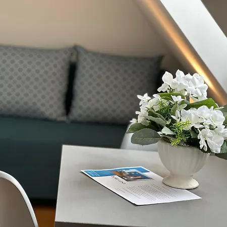 Bella Casa-business&family,100m Zum Konzerteingang Schloß, Parkplatz, Smarttv, Netflix, Waschmaschine, 24h Checkin, 30qm, Ap 15 Apartment Ludwigsburg