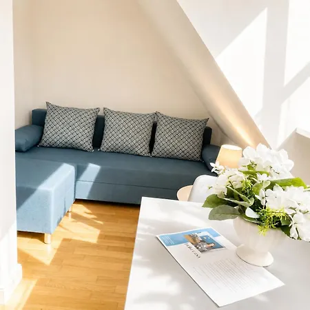 Bella - Business&family Ap 15,100m Zum Konzerteingang Schloss, Parkplatz, Smarttv, Netflix, Waschmaschine, 24h Checkin, 30qm Apartament Ludwigsburg