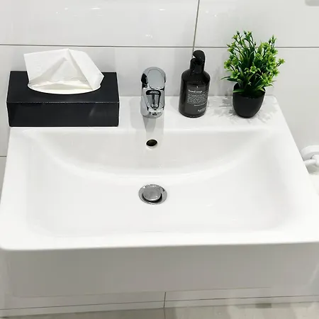 Bella - Business&family Ap 15,100m Zum Konzerteingang Schloss, Parkplatz, Smarttv, Netflix, Waschmaschine, 24h Checkin, 30qm